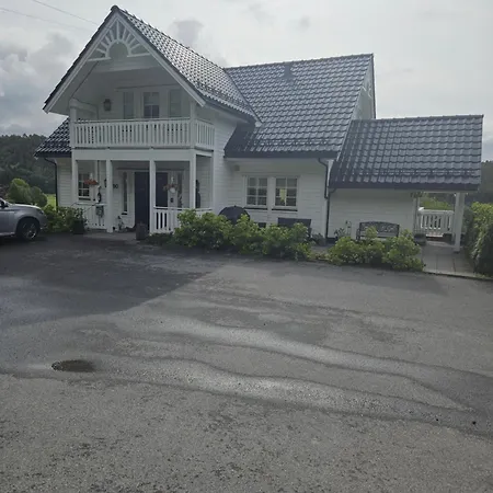 Gardsidyll I Flotte Omgivelser Ålesund Exterior photo