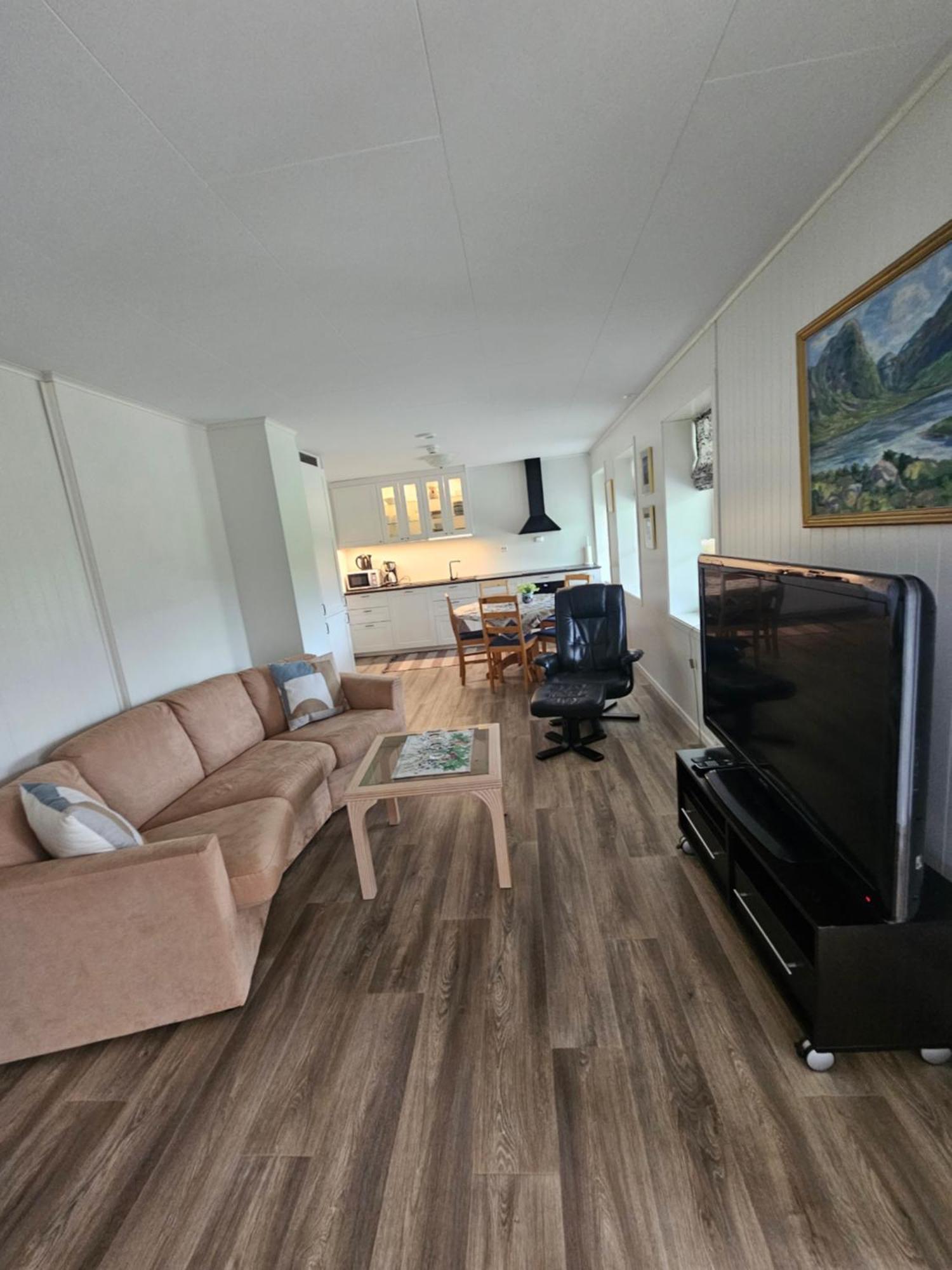 Gardsidyll I Flotte Omgivelser Lägenhet Ålesund