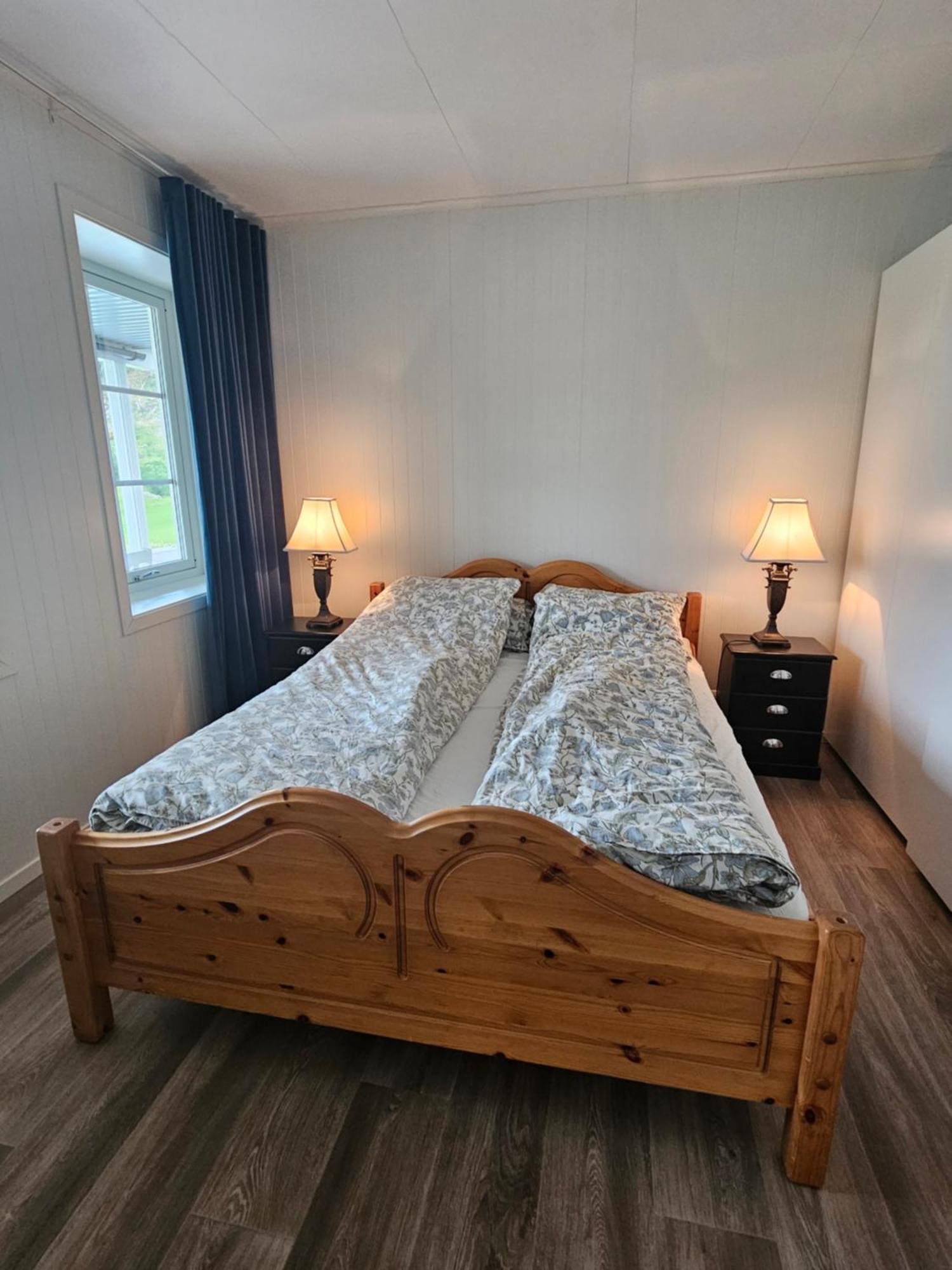 Gardsidyll I Flotte Omgivelser